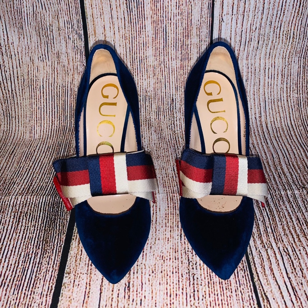 Blue Gucci Suede Pump W/ Removable Bow - Picture 1 of 7